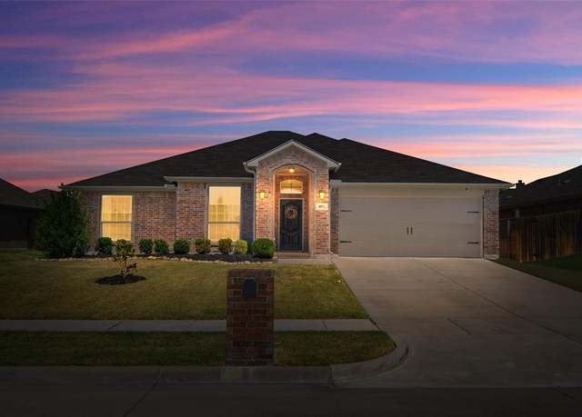 Property at 400 Acadia Ln, Forney, TX 75126, 4 beds, 2 baths