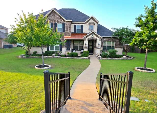Property at 371 Ash Brook Ln, Sunnyvale, TX 75182, 5 beds, 4.5 baths