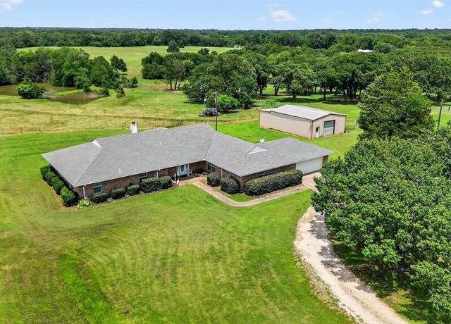 Property at 929 County Line Church Rd, Whitesboro, TX 76273, 4 beds, 3.5 baths