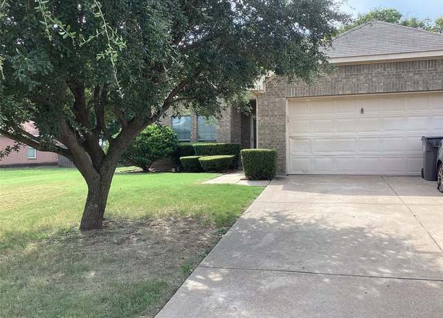Property at 1731 Katrina Ln, Lancaster, TX 75134, 3 beds, 2 baths