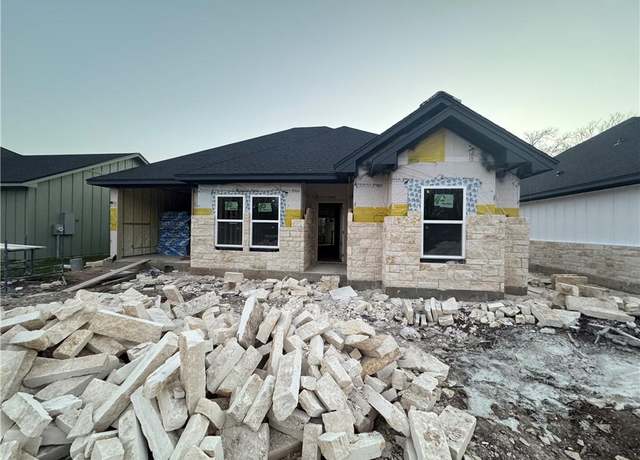 Property at 331 Rogers St, Mcgregor, TX 76657, 3 beds, 2 baths