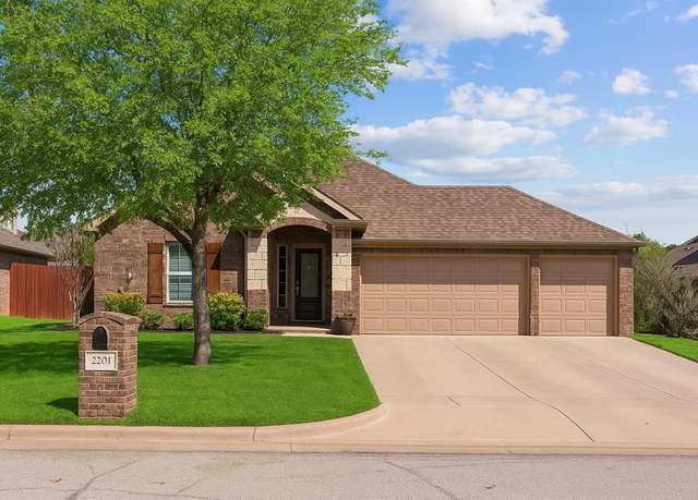 Property at 2201 Lorrie Ln, Weatherford, TX 76087, 4 beds, 3 baths