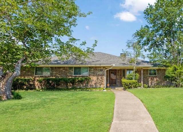 Property at 10400 Oak Creek Dr, Greenville, TX 75402, 4 beds, 2.5 baths