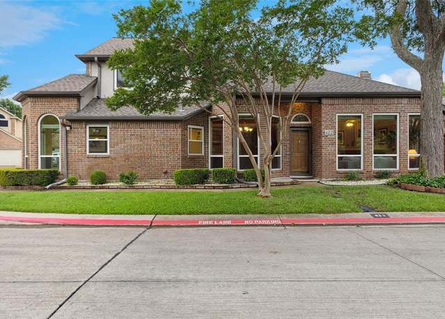 Property at 422 Arbor Creek Dr, Euless, TX 76039, 3 beds, 2.5 baths
