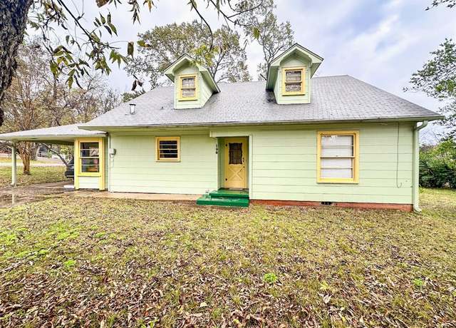 Property at 190 N Commerce St, Frankston, TX 75763, 4 beds, 2 baths