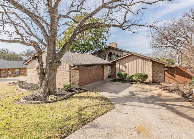 Property at 2102 Stonehill Ct, Arlington, TX 76012, 4 beds, 2.5 baths
