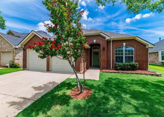 Property at 8717 Nairn St, Rowlett, TX 75089, 4 beds, 2 baths