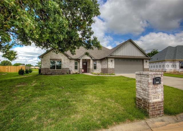 Property at 1835 Round Rock Cir, Sulphur Springs, TX 75482, 3 beds, 2.5 baths