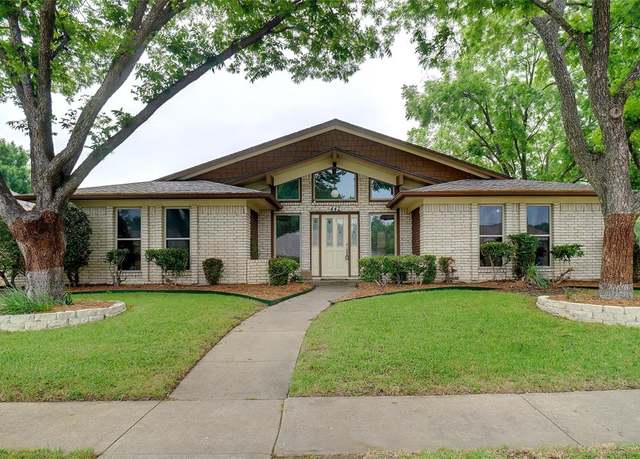 Property at 442 Brookfield Dr, Garland, TX 75040, 4 beds, 2.5 baths