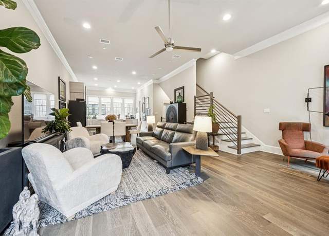 Property at 14932 Oak St, Addison, TX 75001, 3 beds, 3.5 baths