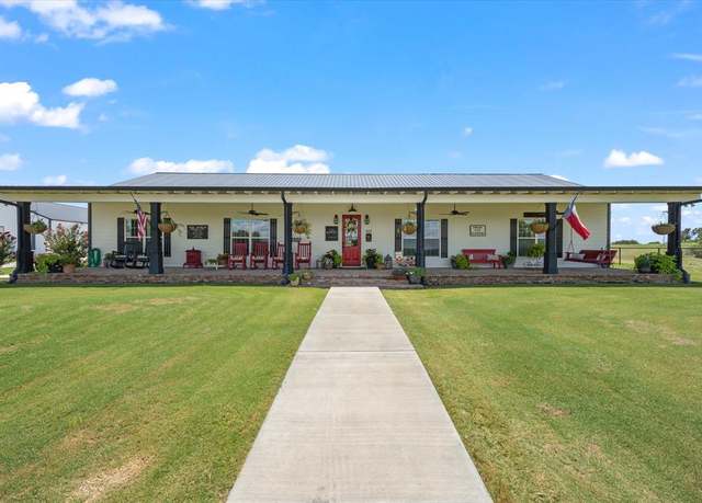 Property at 965 County Road 223, Stephenville, TX 76401, 4 beds, 3 baths