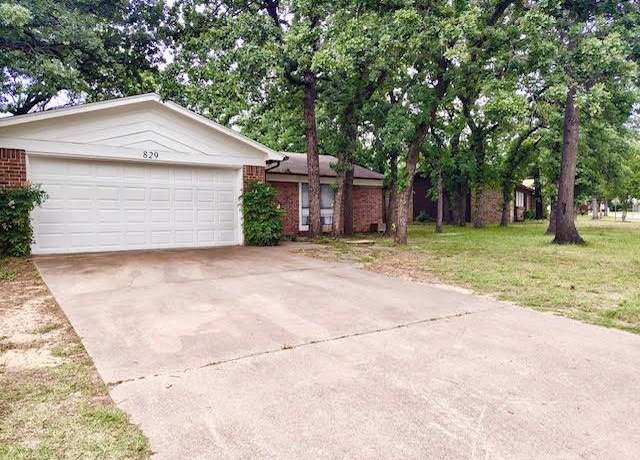 Property at 829 Lake Crest Pkwy, Azle, TX 76020, 2 beds, 2 baths
