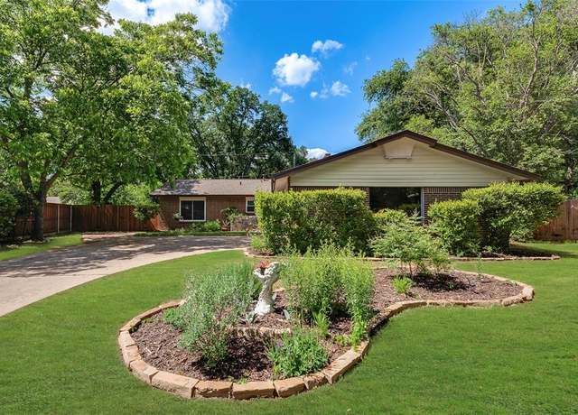 Property at 2604 Brentwood Cir, Arlington, TX 76013, 3 beds, 2 baths