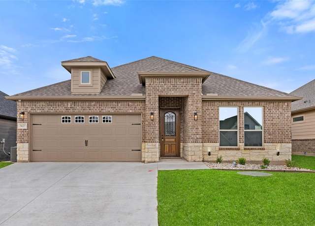 Property at 5627 Barkridge Dr, Granbury, TX 76048, 3 beds, 2 baths