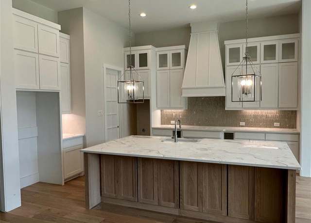 Property at 13925 E Riviera Dr, Fort Worth, TX 76028, 4 beds, 3.5 baths