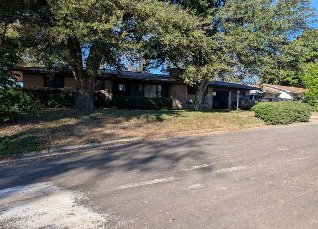 Property at 111 Maxine St, Mineola, TX 75773, 3 beds, 2 baths