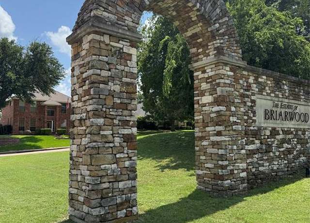 Property at 1701 Plum Creek Dr, Desoto, TX 75115