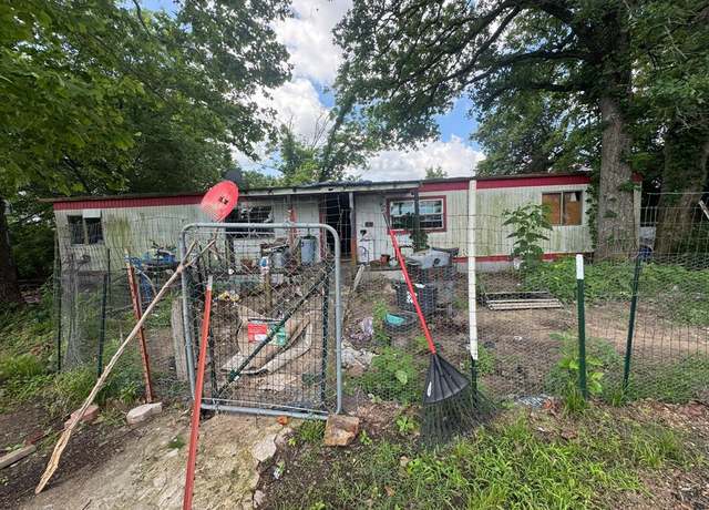 Property at 4551 W Fm 320, Palestine, TX 75803, 3 beds, 1.5 baths