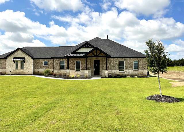 Property at 8405 Bronco Dr, Godley, TX 76044, 3 beds, 2.5 baths
