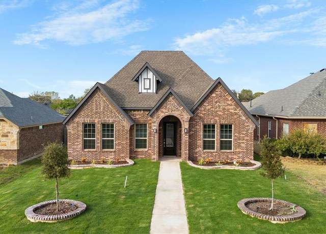 Property at 3306 Kari Ln, Greenville, TX 75402, 4 beds, 2.5 baths