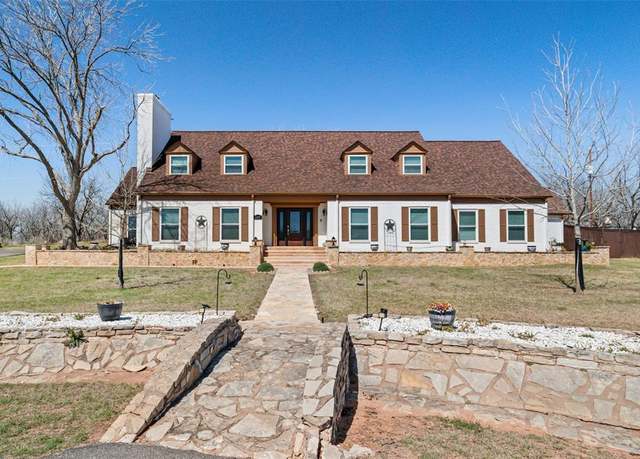 Property at 6508 Concord Ct, Granbury, TX 76049, 4 beds, 3.5 baths
