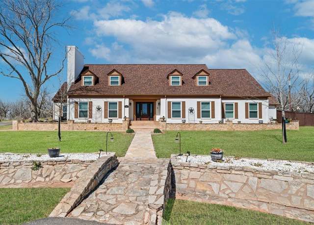 Property at 6508 Concord Ct, Granbury, TX 76049, 4 beds, 3.5 baths