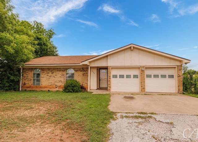 Property at 3749 Oldham Ln, Abilene, TX 79602, 3 beds, 2 baths