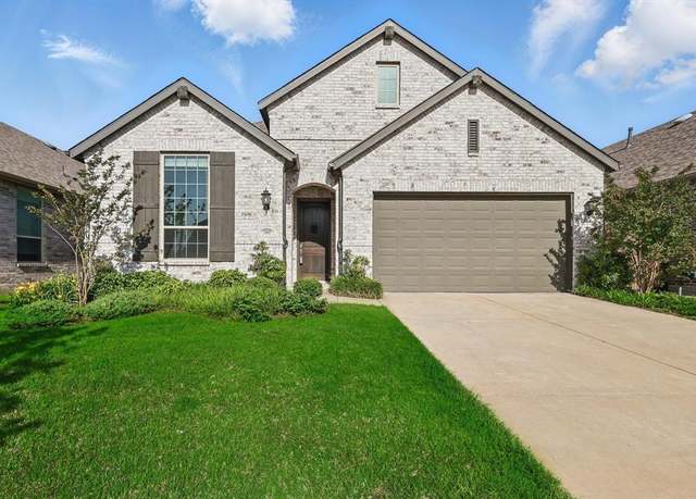 Property at 2805 Upland Trail Ln, Aubrey, TX 76227, 3 beds, 2 baths