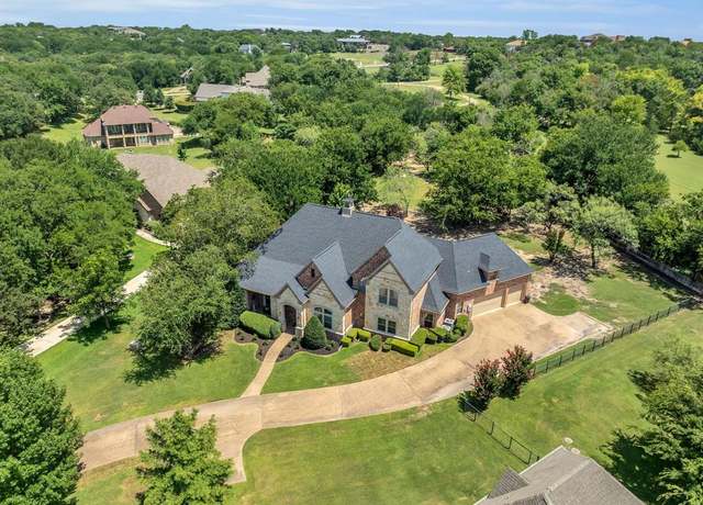 Property at 10500 Estancia Ct, Fort Worth, TX 76108, 4 beds, 4.5 baths