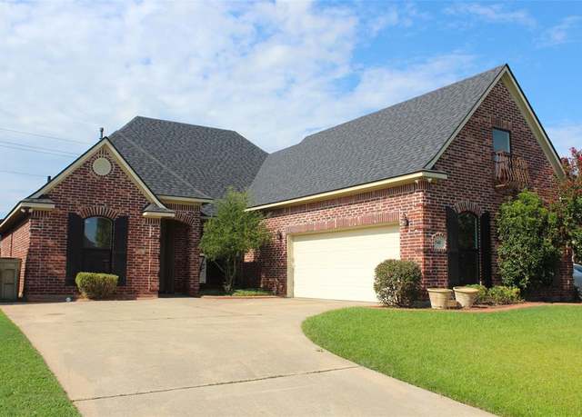 Property at 540 Chinquipin Dr, Bossier City, LA 71111, 4 beds, 3 baths
