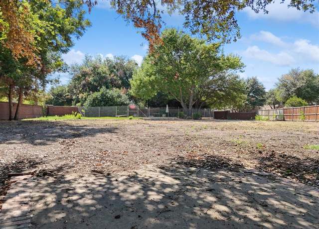 Property at 2889 Oakbriar Trl, Fort Worth, TX 76109