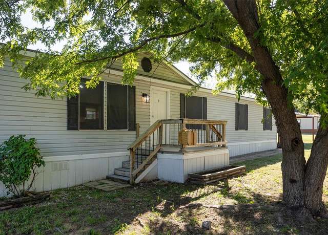 Property at 646 Whisperview Cir, Granbury, TX 76049, 4 beds, 2 baths