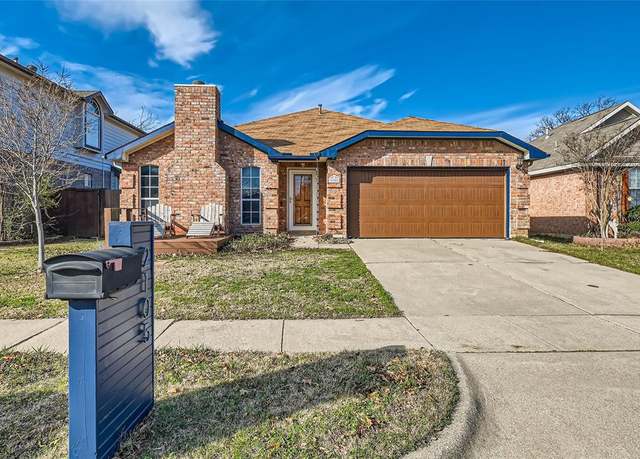 Property at 2105 Newport Dr, Flower Mound, TX 75028, 3 beds, 2 baths