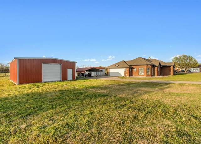 Property at 1124 Savannah Ln, Oak Ridge, TX 75142, 3 beds, 2 baths