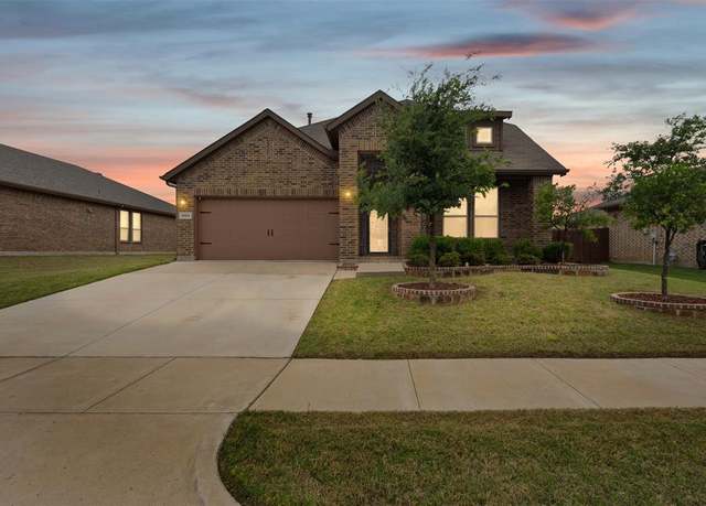 Property at 1124 Donnington Trl, Saginaw, TX 76131, 4 beds, 3 baths