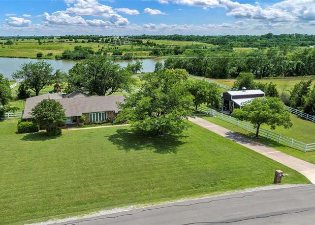 Property at 6710 Eastview Dr, Sachse, TX 75048, 3 beds, 2 baths