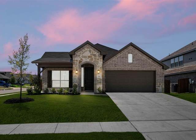 Property at 920 Eloise Ln, Cleburne, TX 76033, 3 beds, 2 baths