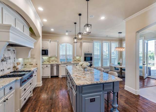 Property at 2911 Merlin Dr, Lewisville, TX 75056, 5 beds, 4.5 baths