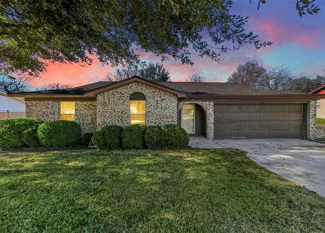 Property at 109 Lochness Ln, Benbrook, TX 76126, 3 beds, 2 baths