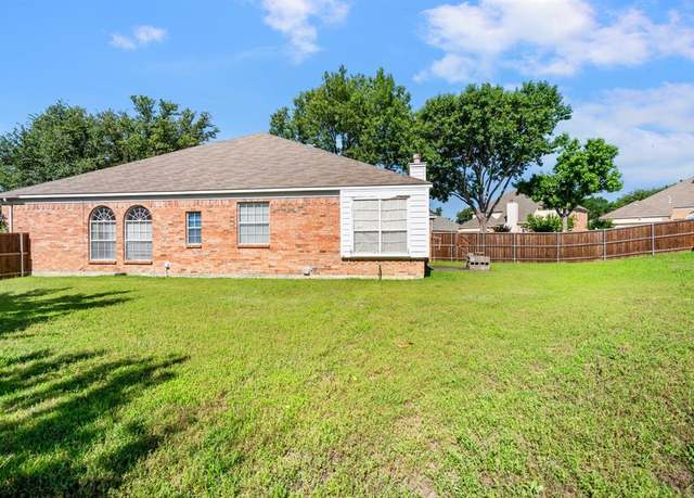 Property at 1325 Bentley Dr, Carrollton, TX 75006, 4 beds, 2 baths