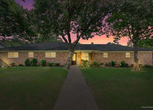 Property at 7844 Fairway Rd, Woodway, TX 76712, 4 beds, 2 baths