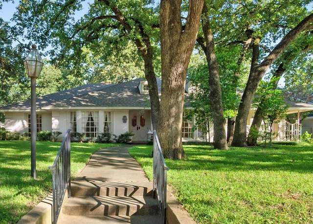 Property at 1008 Dobbins Rd, Corsicana, TX 75110, 4 beds, 3 baths