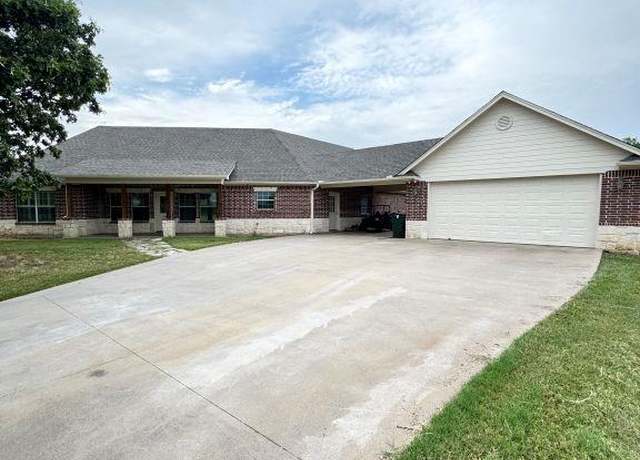 Property at 153 Twin Springs Ranch Ln, Weatherford, TX 76087, 4 beds, 2.5 baths