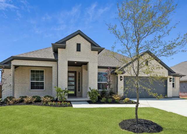 Property at 7713 Sheaves Trl, Joshua, TX 76058, 4 beds, 3 baths