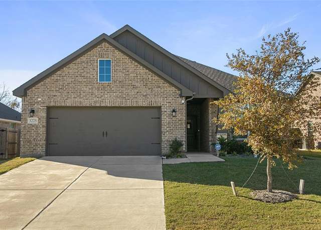 Property at 3225 Greymoore Dr, Anna, TX 75409, 4 beds, 2 baths