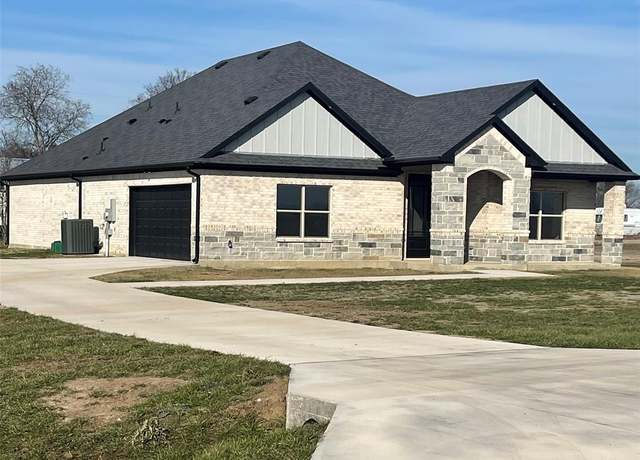 Property at 366 Private Road 5441, Point, TX 75472, 4 beds, 2.5 baths
