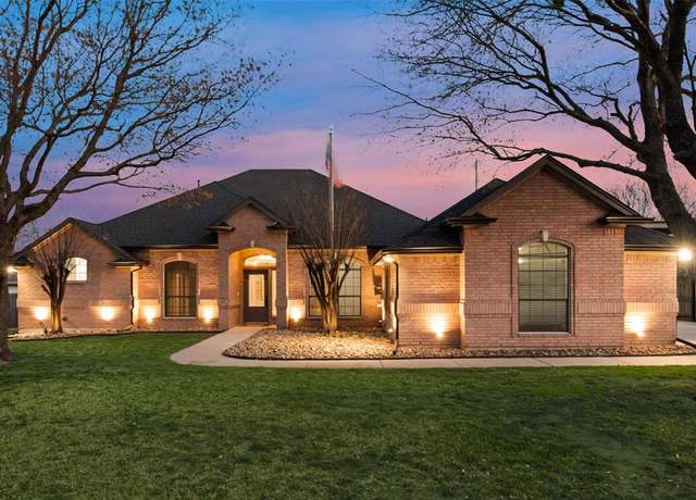 Property at 2807 London Ln, Crowley, TX 76036, 3 beds, 2.5 baths