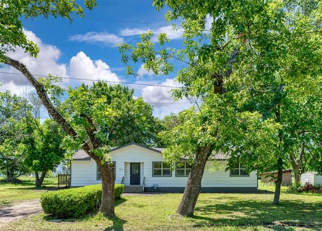 Property at 103 Ivy St, Goodlow, TX 75144, 3 beds, 2 baths