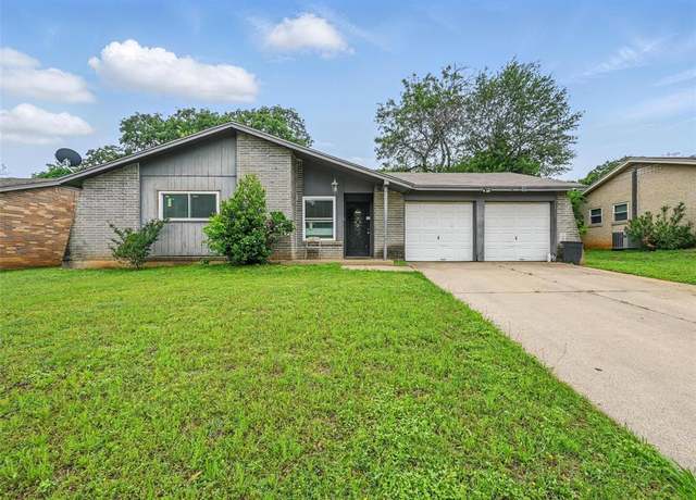 Property at 1205 Crane Dr, Euless, TX 76039, 3 beds, 1.5 baths