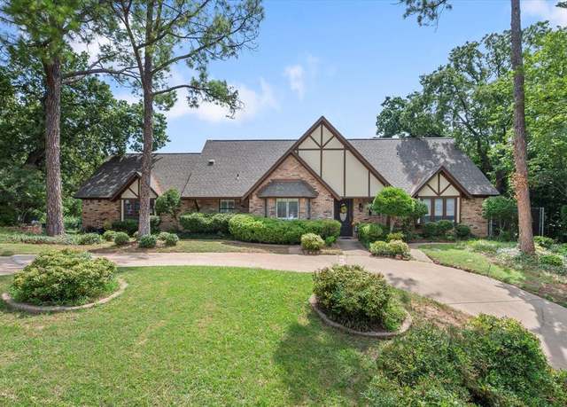 Property at 1005 Acorn Ct, Arlington, TX 76012, 3 beds, 2.5 baths